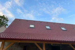 Část nové střechy po rekonstrukci